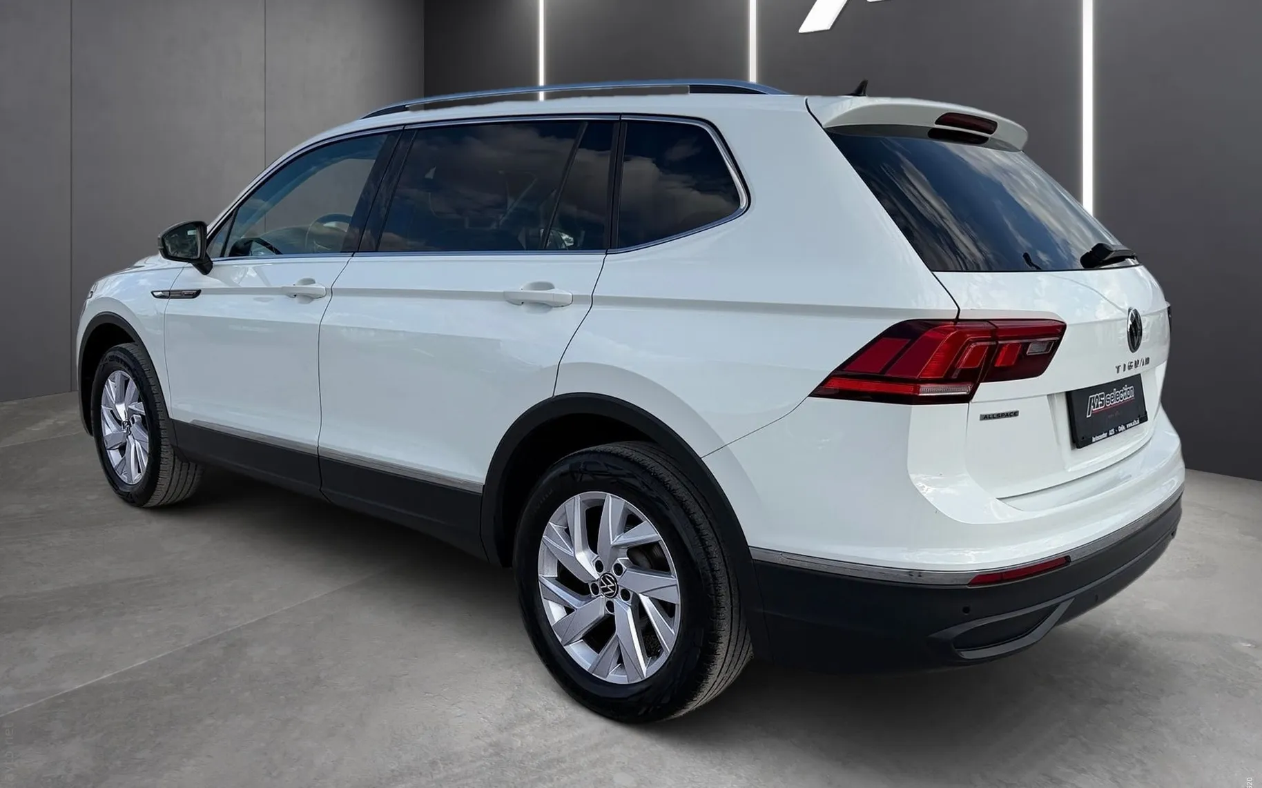 Zunanja slika - Volkswagen Tiguan Allspace - 2.0 TDI DSG 4Motion Life-ACC-Vlečna kljuka-LED... - 4