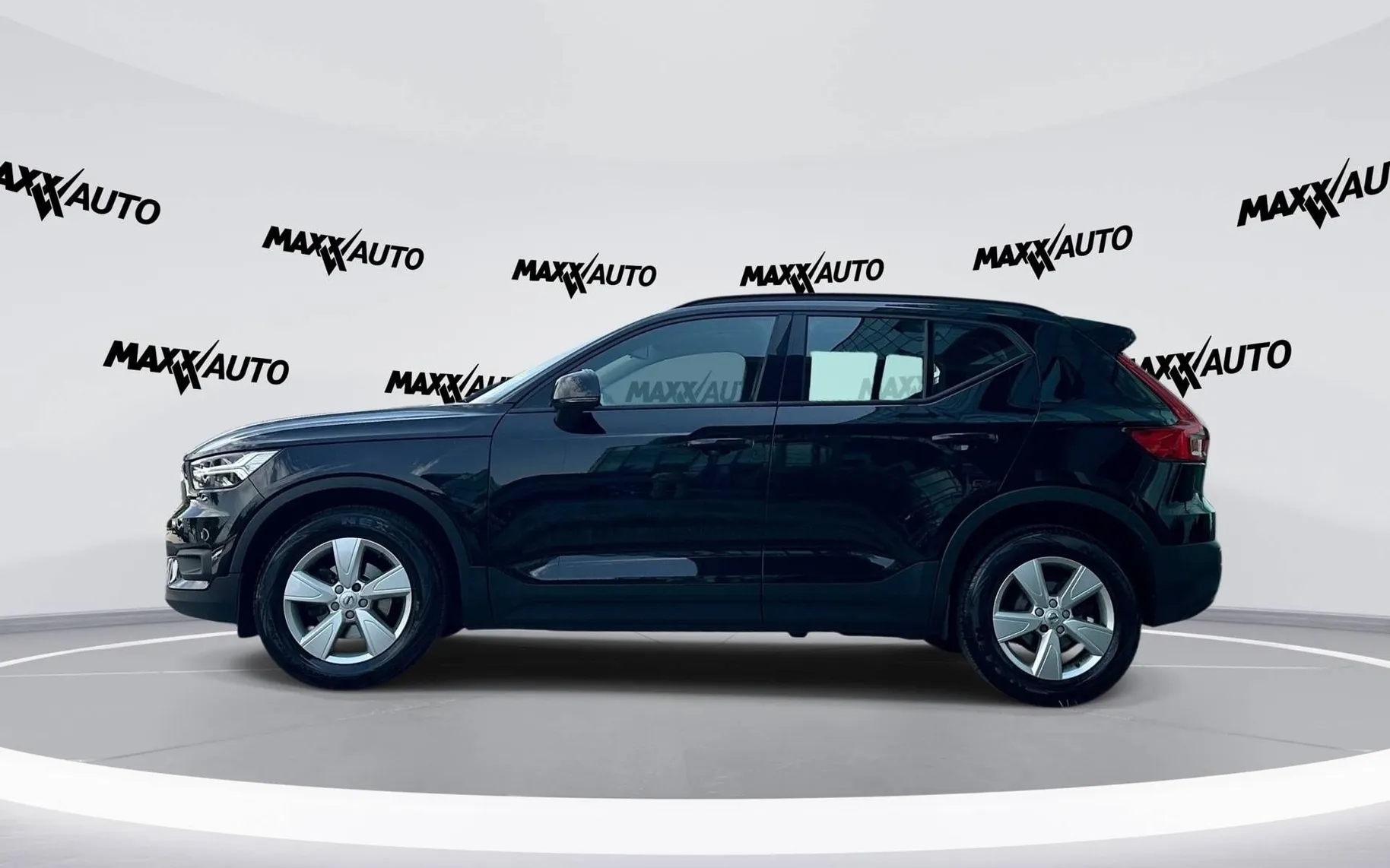 Notranja slika - Volvo XC40 - T3 Momentum Avt... - 8