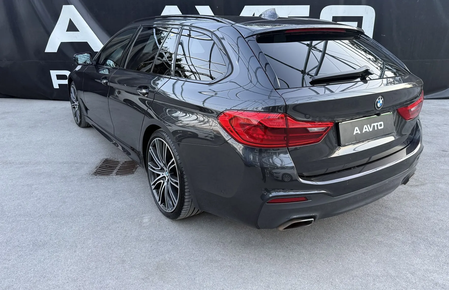 Zunanja slika - BMW Serija 5 - Touring: 530d xDrive Touring Avt. - 5