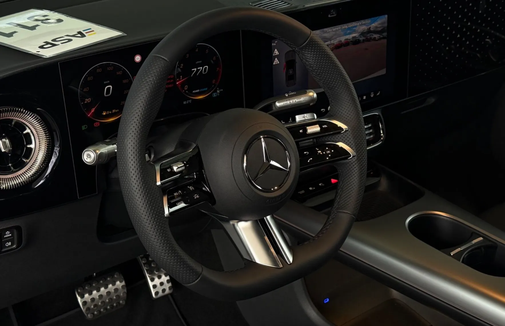 Zunanja slika - Mercedes-Benz GLB-Razred - 220 4MATIC AMG LINE - 8