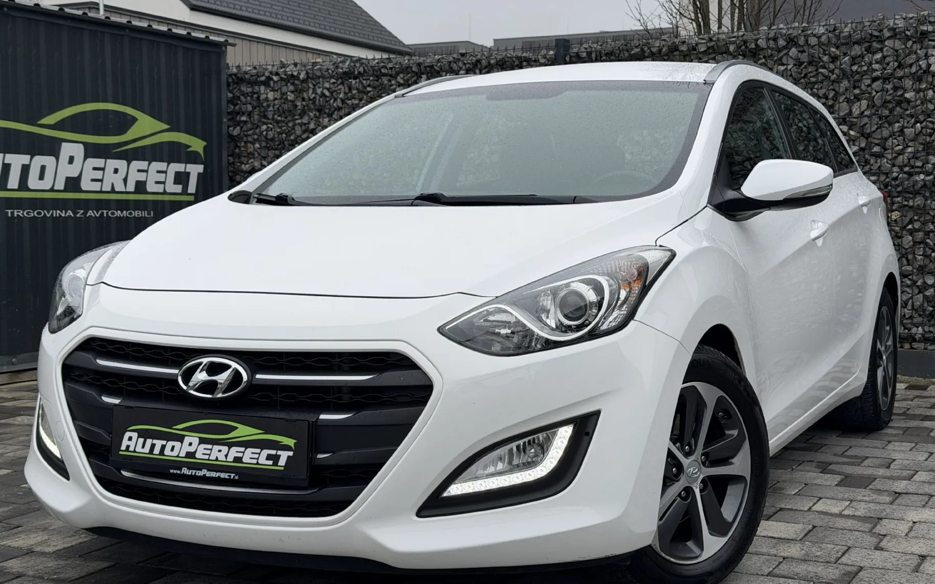 Zunanja slika - Hyundai i30 Wagon - 1.6 CRDI|GR.SED|2CON|TEMPOMAT - 3
