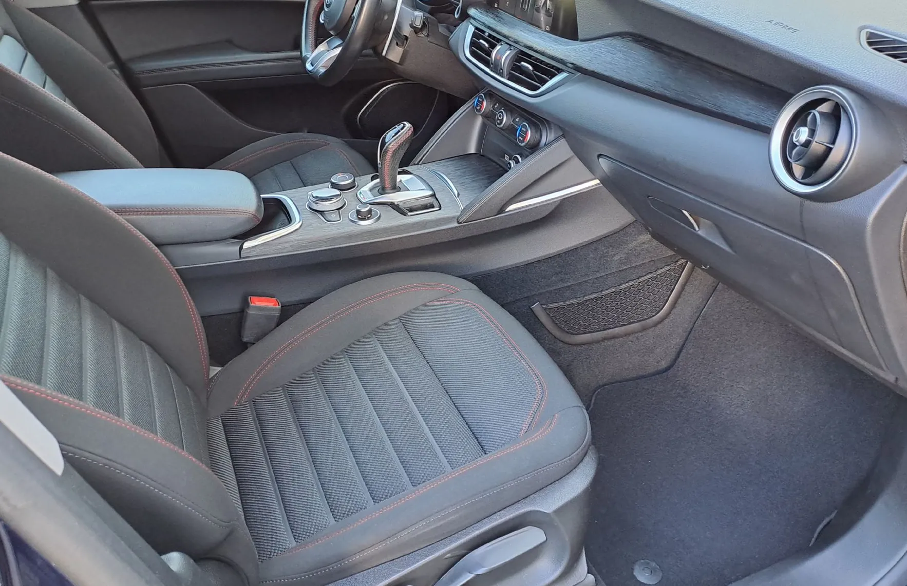 Zunanja slika - Alfa Romeo Stelvio - 2.2 Diesel  Avt .ROSSO EDIZIONE - 7