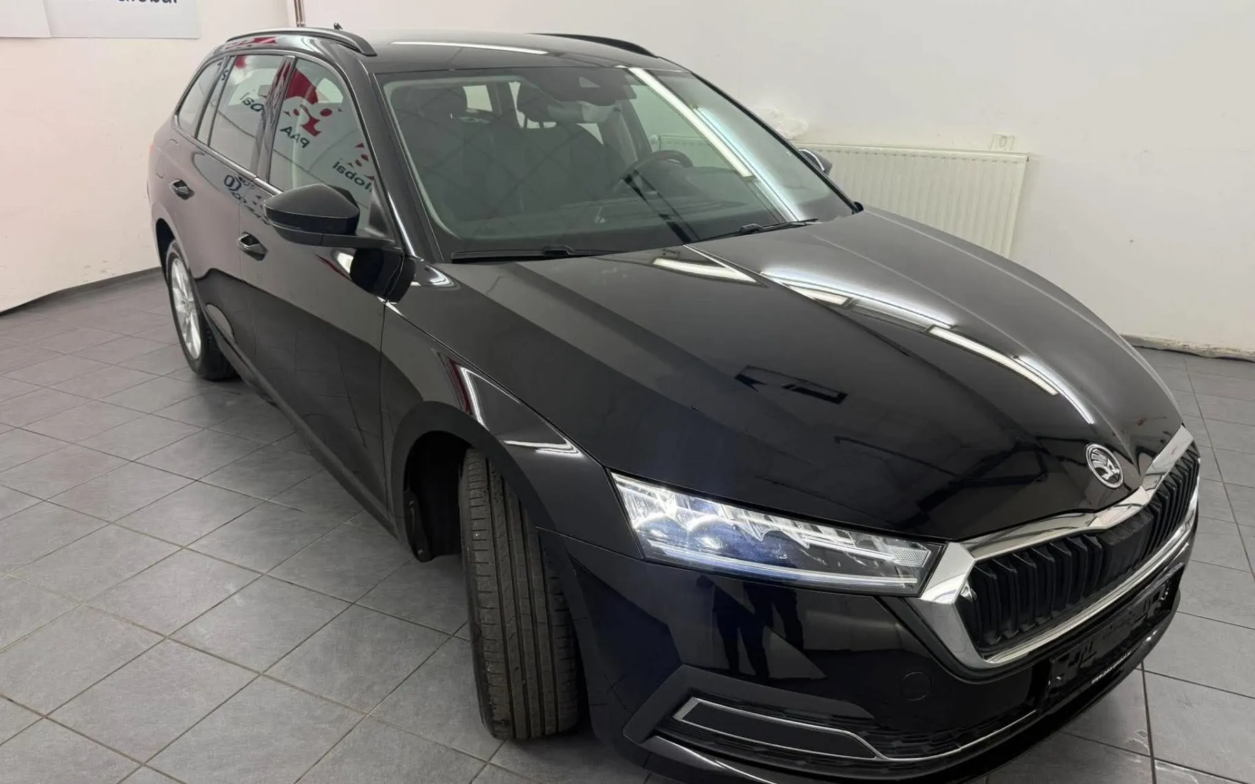 Zunanja slika - Škoda Octavia - Combi 2.0 TDI. DSG.2024 SAMO 89.000 KM - 2