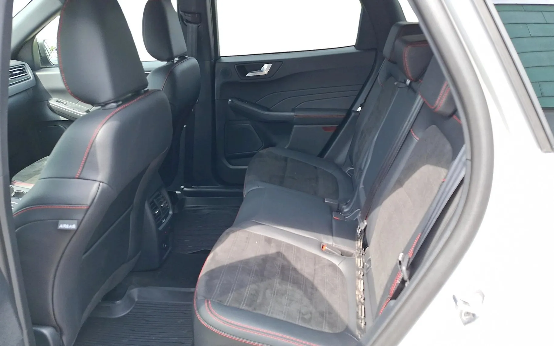 Zunanja slika - Ford Kuga - St-Line X Graphite 2.5 Dur Hy 165kW PHEV-SLO-LED - 6