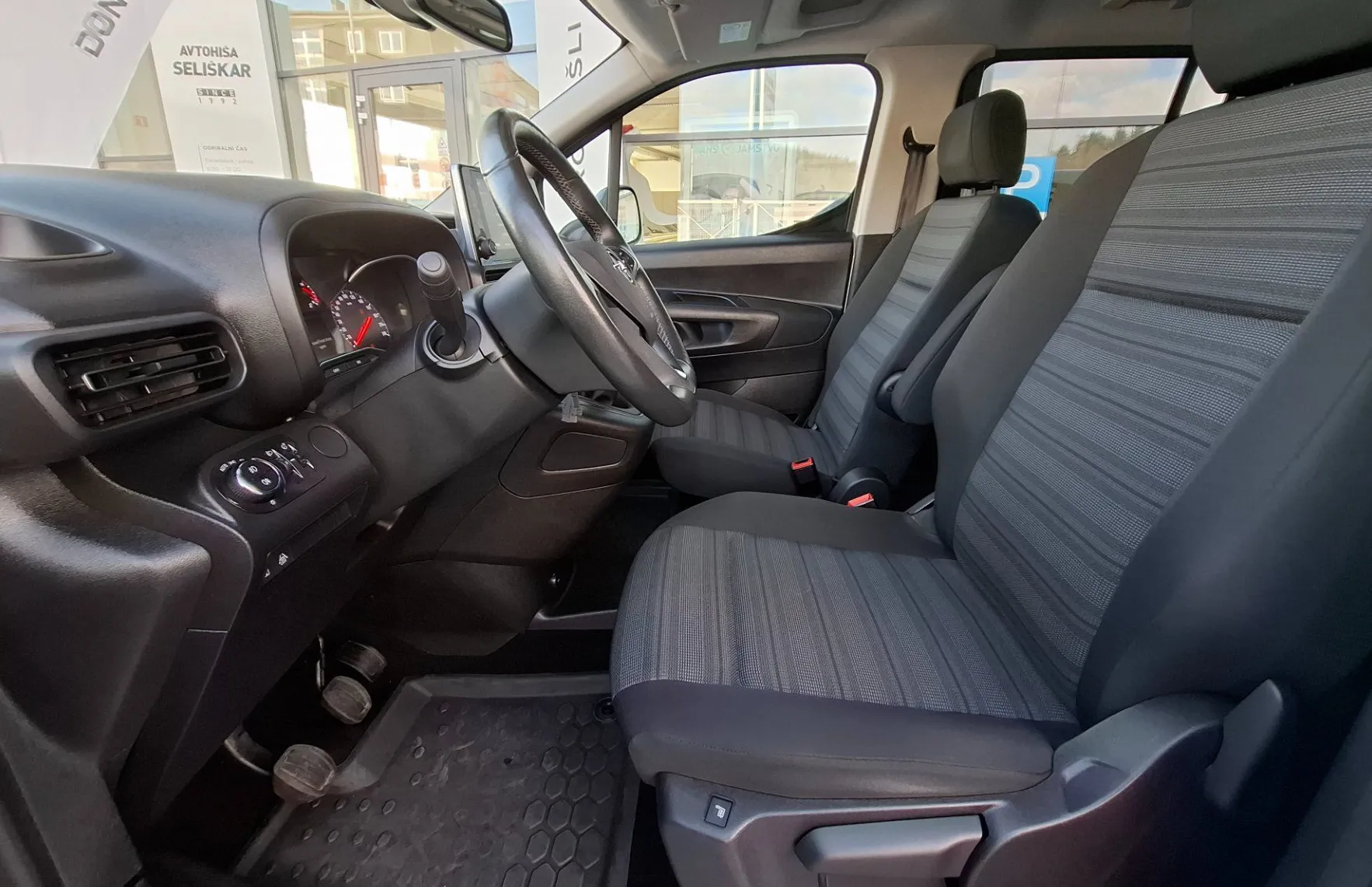 Zunanja slika - Opel Combo - 1.5 HDI 96KW SERVISNA ZGODOVINA + MALO KM - 12