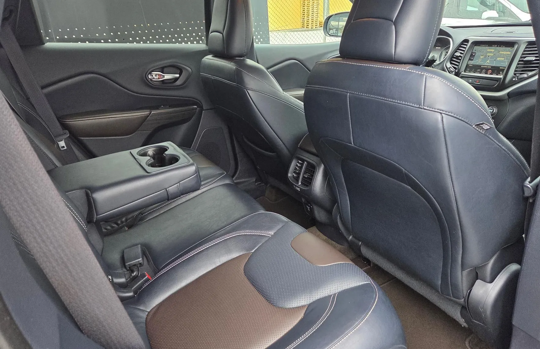 Zunanja slika - Jeep Cherokee - 2.0D 4X4-BIXENON-LED-ALU KAMERA-PDC-USNJE-NAVI - 11