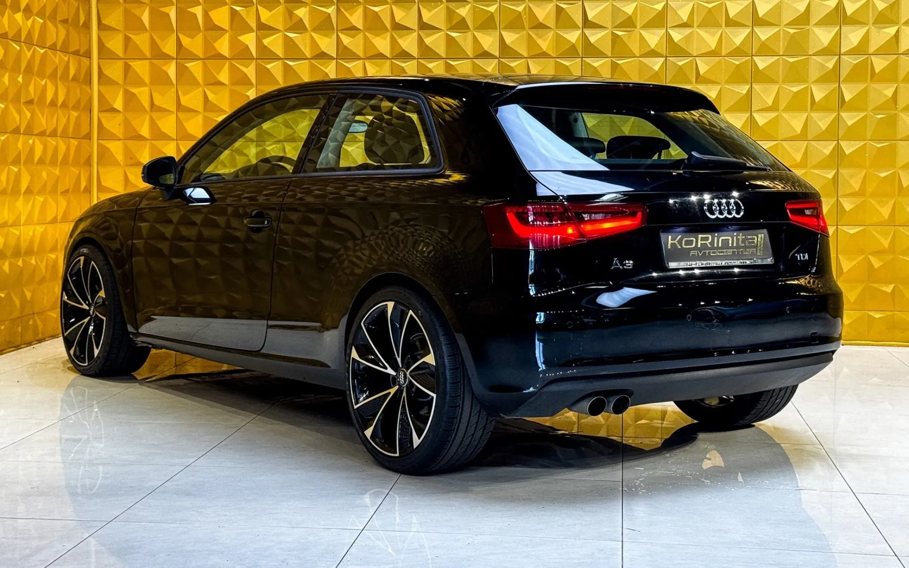 Notranja slika - Audi A3 - 2.0 TDI AUT.-ALCANTARA-TEMP-BI XENON - 9