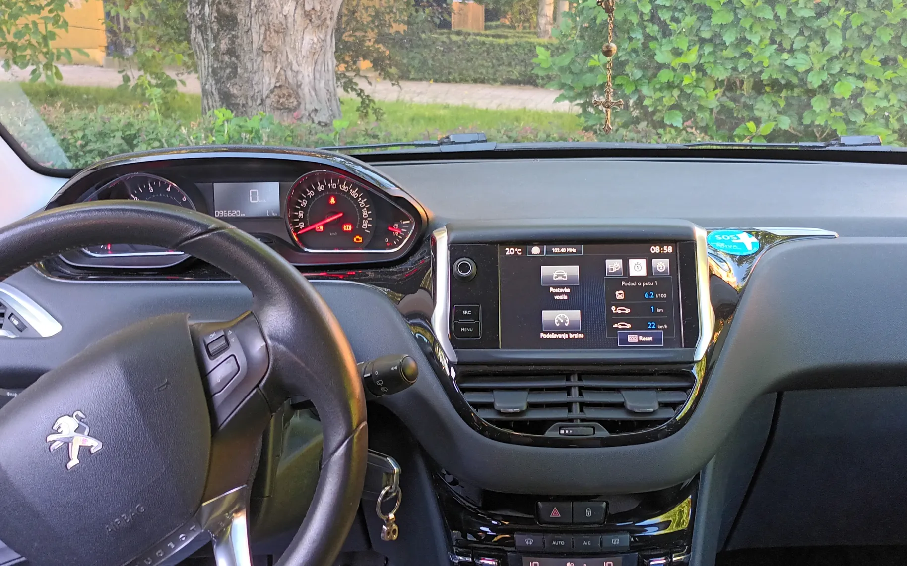 Notranja slika - Peugeot - 208 1,2 VTi Style - 4