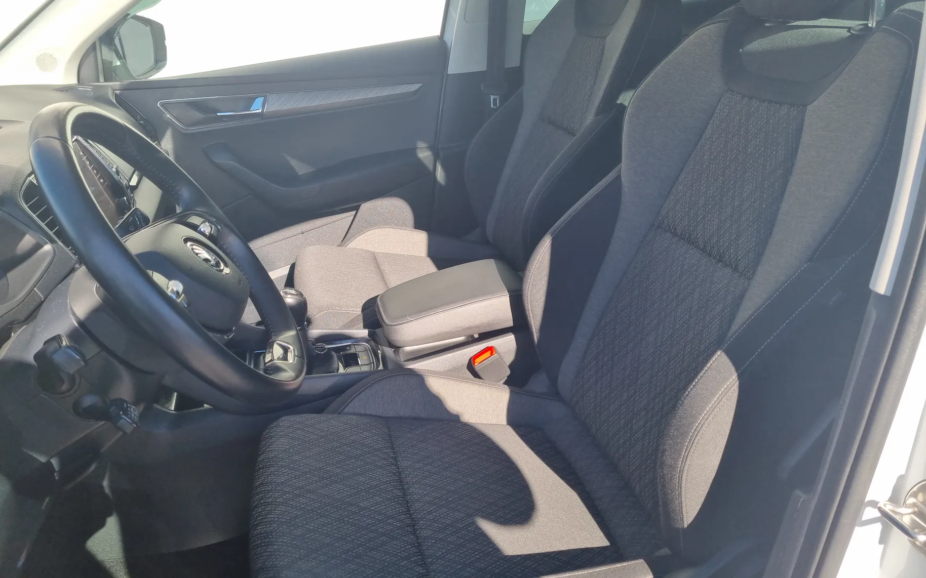 Zunanja slika - Škoda Karoq - 2.0 TDI Style SLO,76404 KM - 7