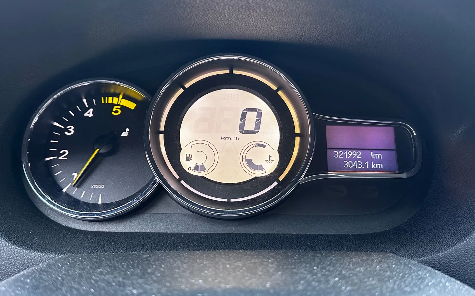 Notranja slika - Renault Megane - Grandtour 1.5 dCi NAVI+TEMPOMAT+PDC... - 11