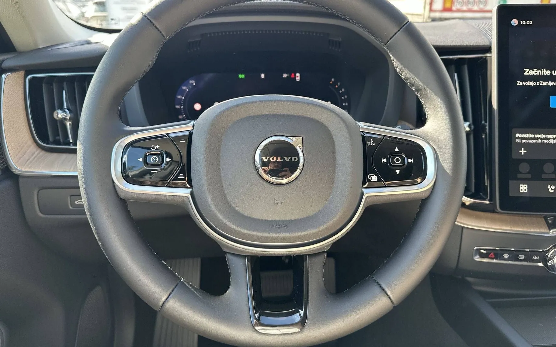 Notranja slika - Volvo XC60 - B5 AWD MILD HYBRID PETROL PLUS BRIGHT - 14