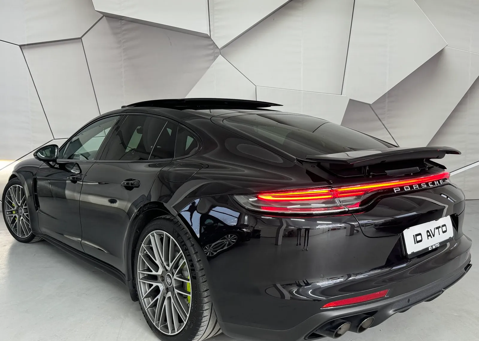 Zunanja slika - Porsche Panamera - 4S E-Hybrid PDK - 3