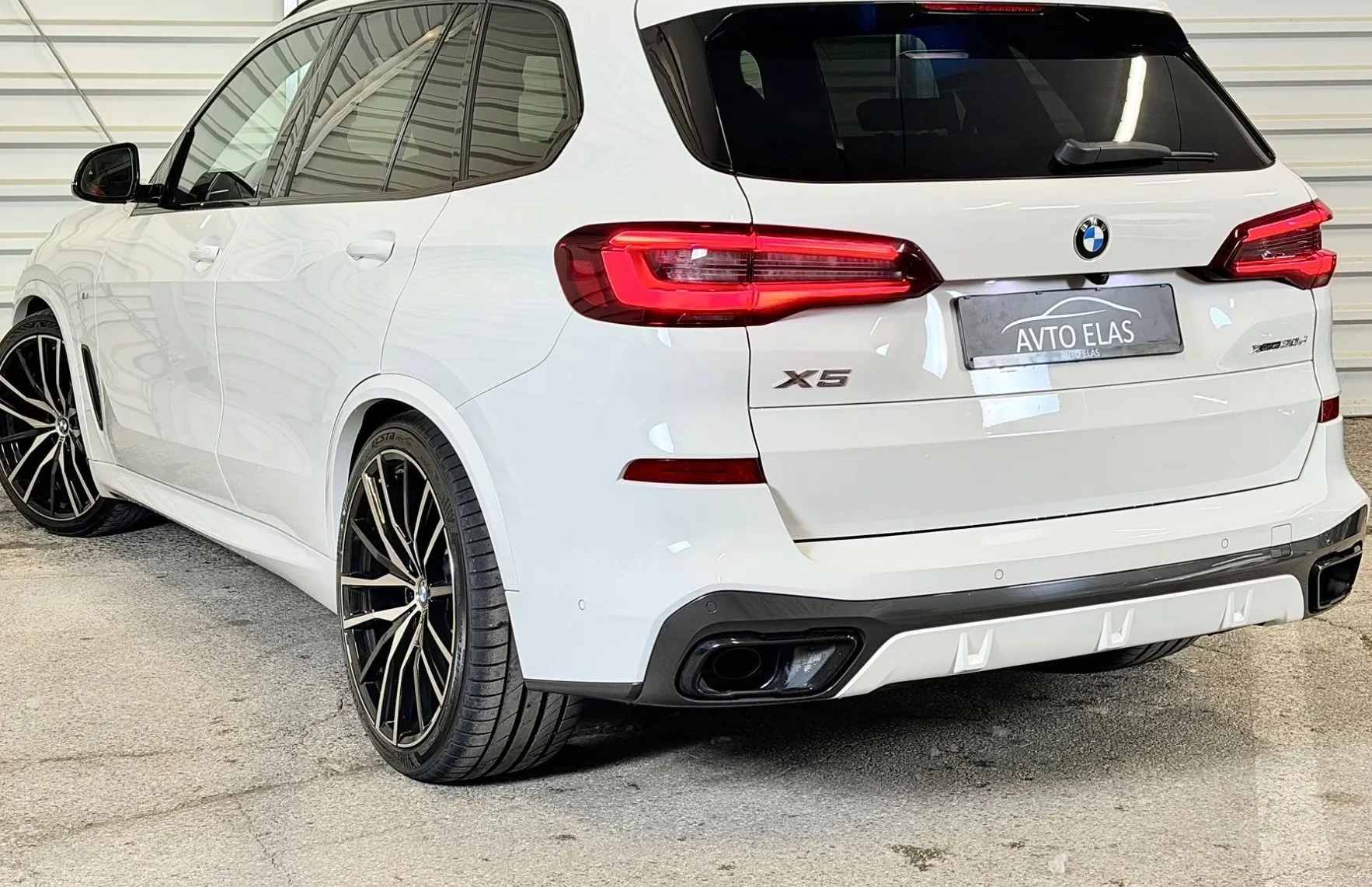 Zunanja slika - BMW X5 - serija : xDrive30D - ZRAČNO - LASER - PANO - KLJUKA - 4