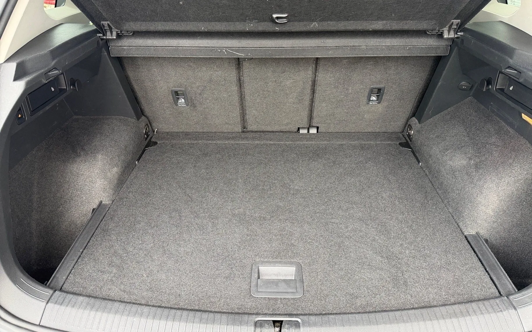 Notranja slika - Volkswagen Tiguan - 4motion 2.0 TDI BMT DSG R-Line-Black Style-WEBAS - 12