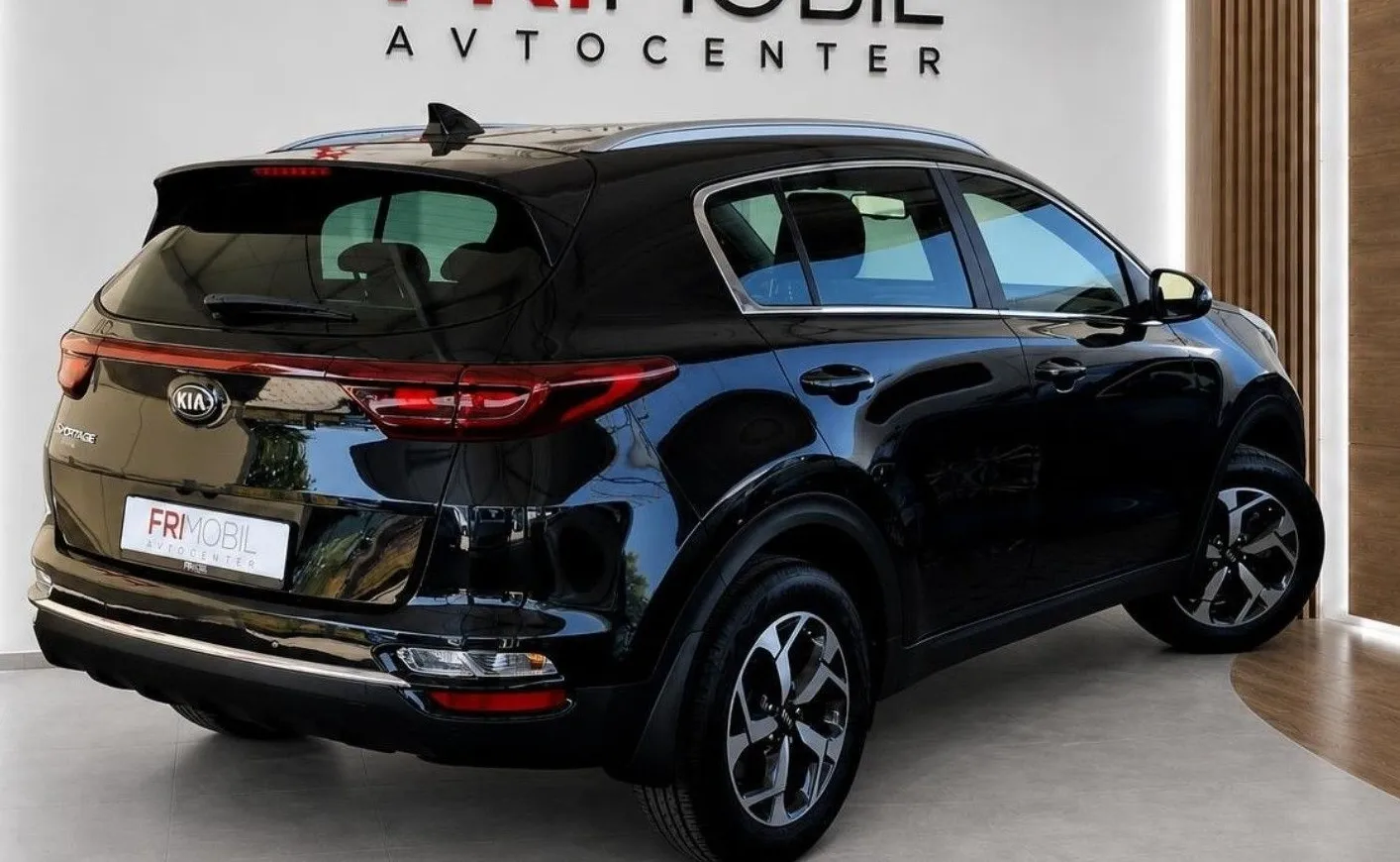 Zunanja slika - KIA Sportage - 2WD 1.6 GDI EX Black Design - 3