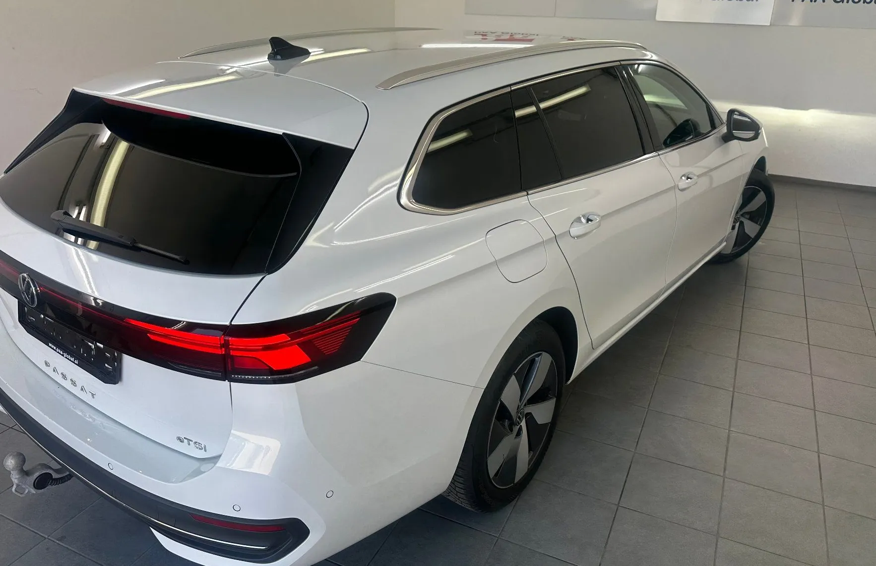 Zunanja slika - VW Passat - Variant 1.5 eTSI Business DSG.NEMŠKI.KLJUKA.KAMERA.LED.ACC - 9