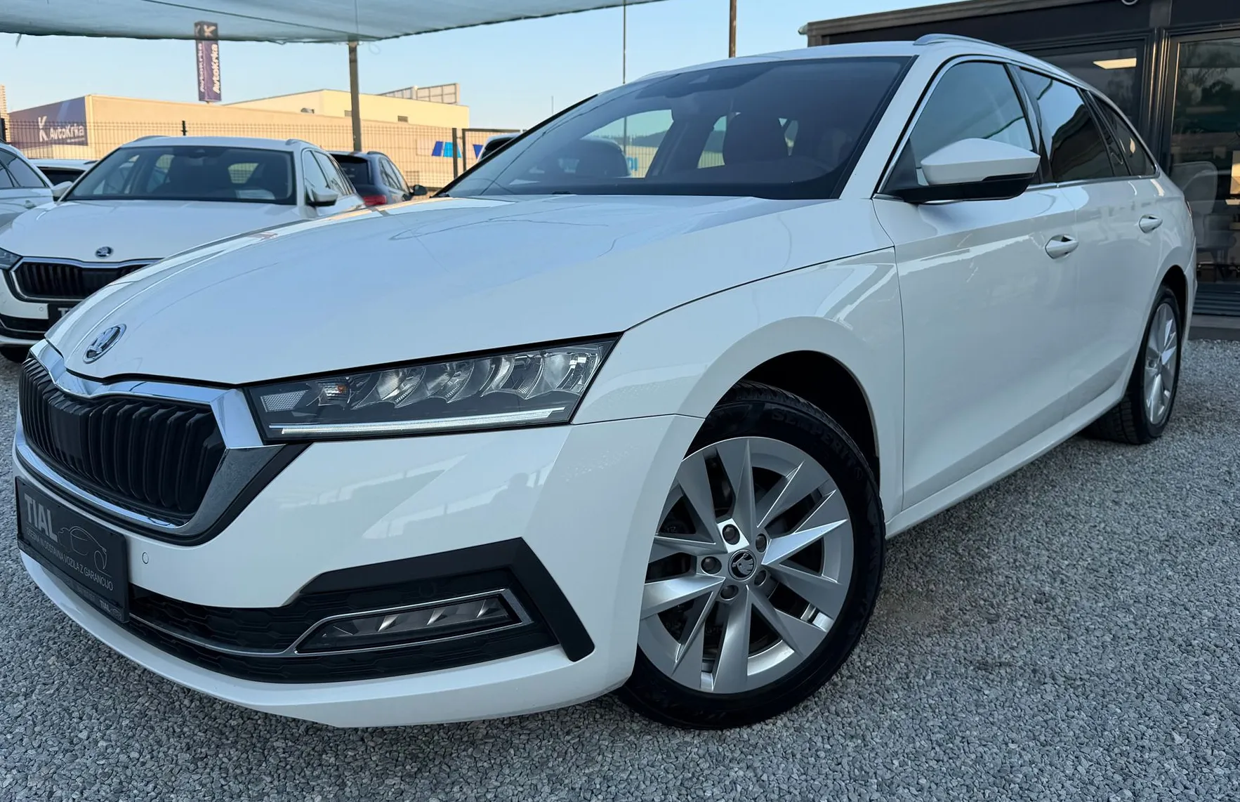 Zunanja slika - Škoda Octavia - 2.0 TDI Style DSG-VIRTUAL-AMBI-ACC-EL.PRTL-ALU - 1