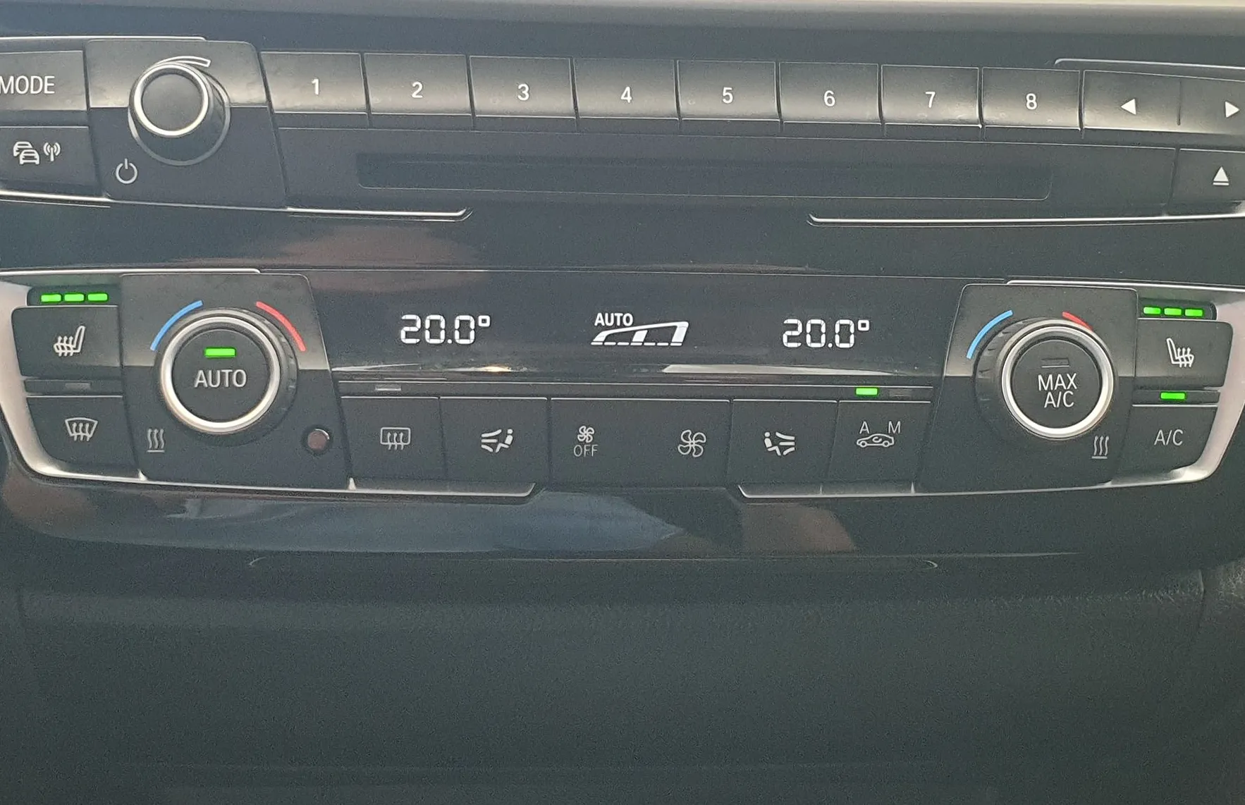 Zunanja slika - BMW Serija 3 - Touring: 318d Touring KEYLES|LED|VELIKA NAVI|PDC|GR.SEDE - 17