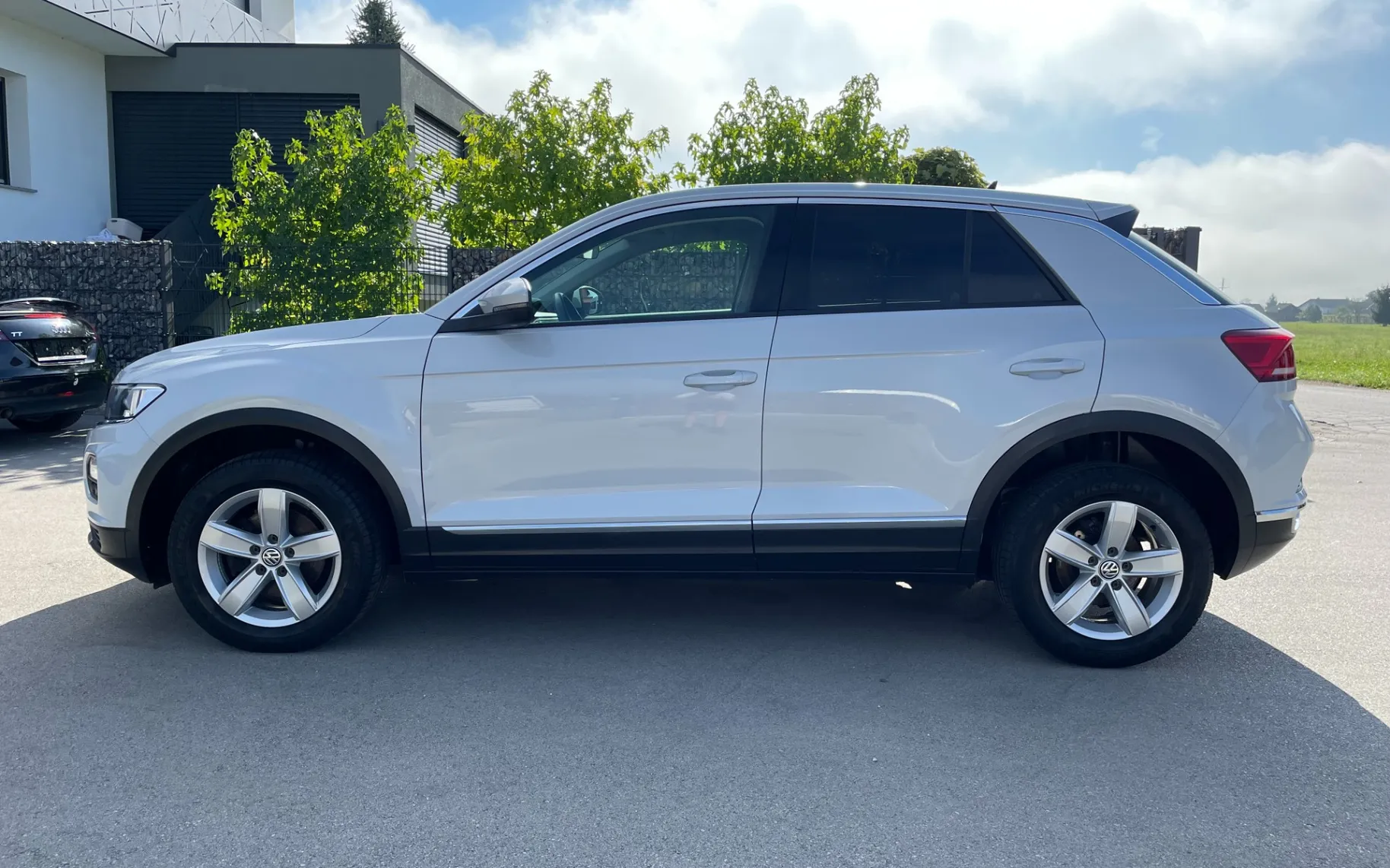 Zunanja slika - Volkswagen T-Roc - 2.0 TDI Sport+1.LASTNIK+ALU+ACC+NAVI+PDC+ODLIČEN. - 2