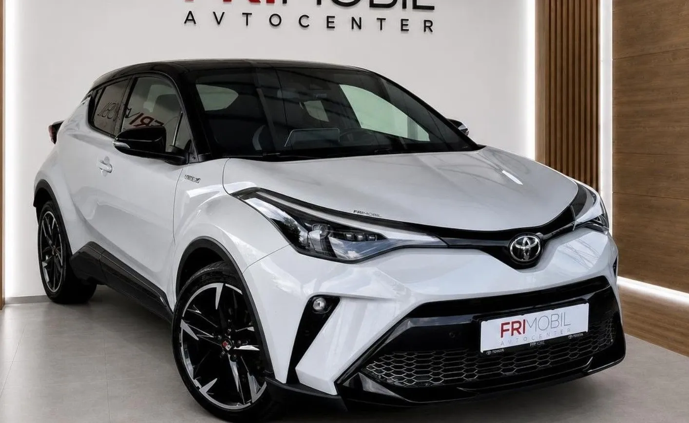 Zunanja slika - Toyota C-HR - Hybrid 2.0 GR Sport •ALCANTARA•FULL LED•SLO• - 2
