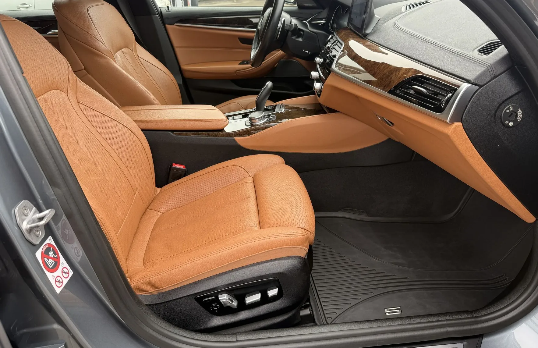 Zunanja slika - BMW Serija 5 - : M550i xDrive – masaža. HUD. M paket. WEBASTO - 12