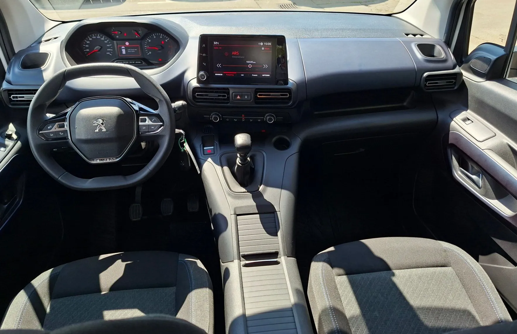 Zunanja slika - Peugeot Rifter - L1 ALLURE 1.2 PURETECH 110 STT €6.4 - 7