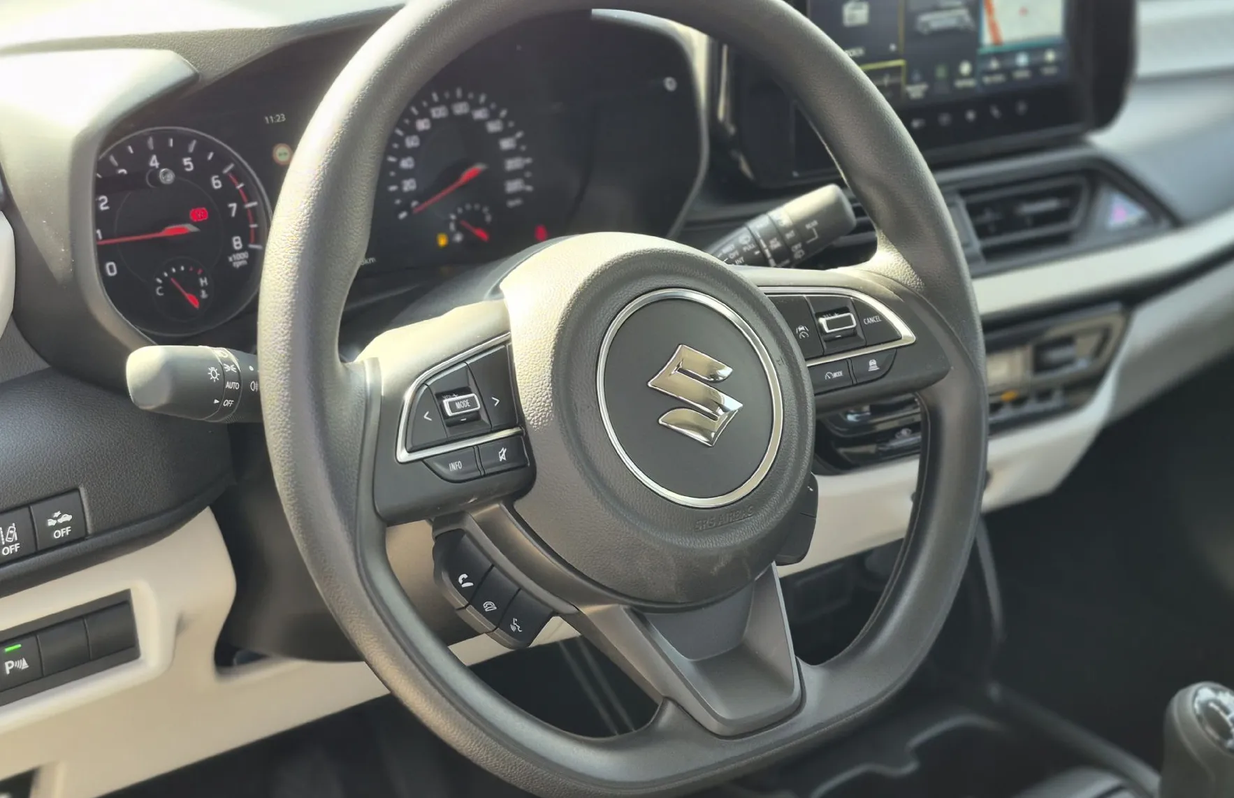 Zunanja slika - Suzuki Swift - 1.2 HIBRID COMFORT - 10
