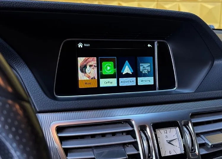 Zunanja slika - Mercedes-Benz E-Razred - E 220CDI AMG LINE-PANO.-GRETJE-NAVI.-F1 - 20