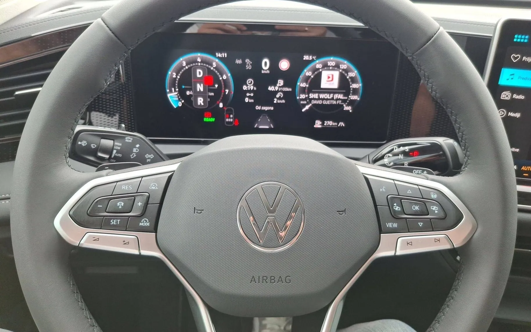 Notranja slika - Volkswagen Tiguan - 1.5 eTSI BMT 4All DSG - 8
