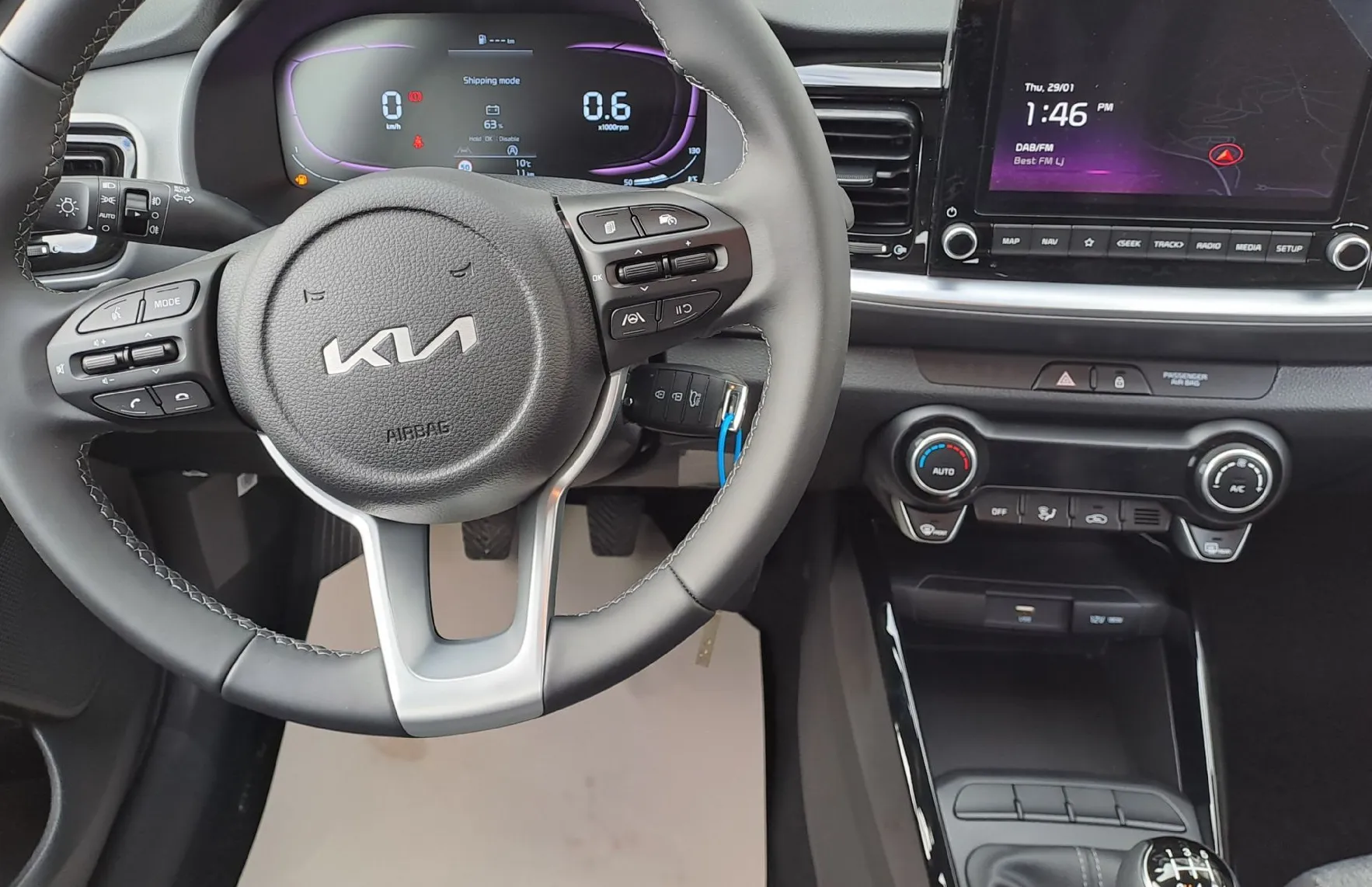 Zunanja slika - KIA Stonic - 1.2 DPI 57.9 kW  79 KM  LX Urban+ M T - 7