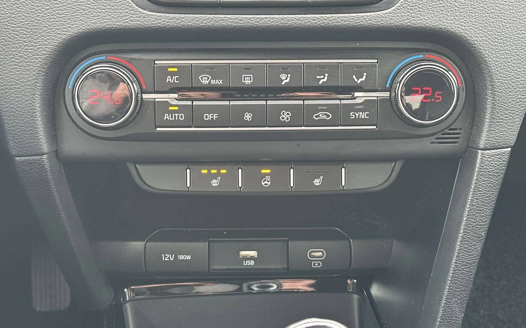 Notranja slika - KIA XCeed - 1.5 T-GDI EX WAY - 19
