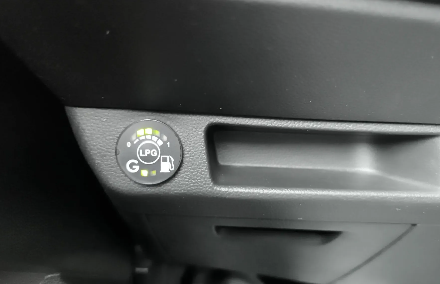 Zunanja slika - Renault Clio - TCe 100 LPG ZEN - 2.LAST.- LED- samo 107TKM - 12