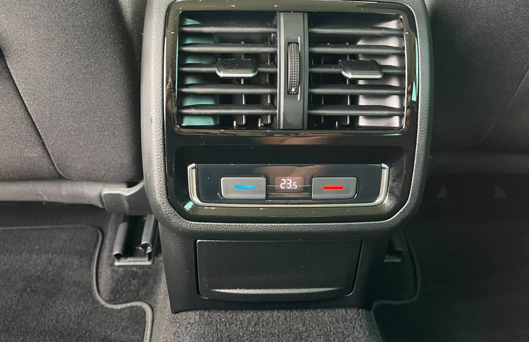Zunanja slika - VW Passat - Variant 2.0 TDI BMT Comfortline DSG. VZR. KAM.2XPDC. NAVI - 11