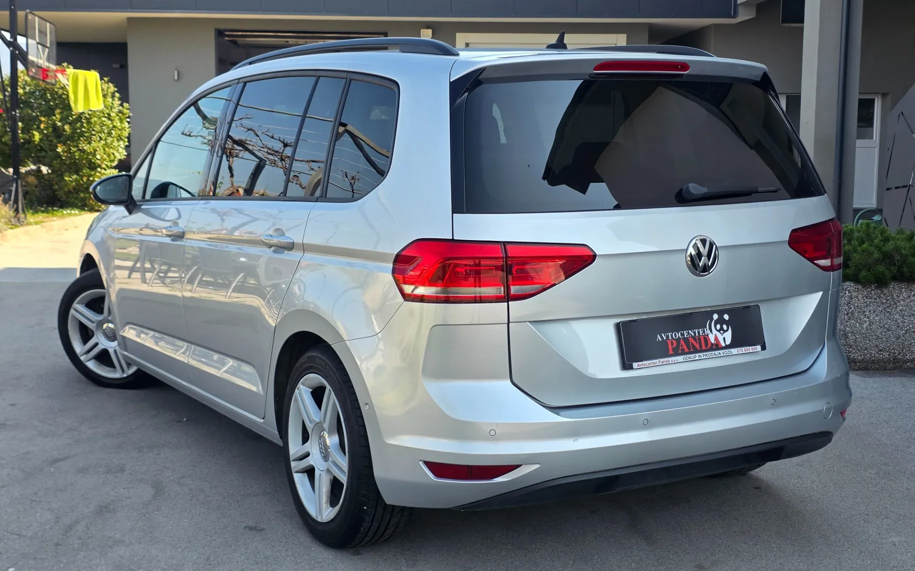 Zunanja slika - Volkswagen Touran - 1,6 TDI Comfortline DSG - 3