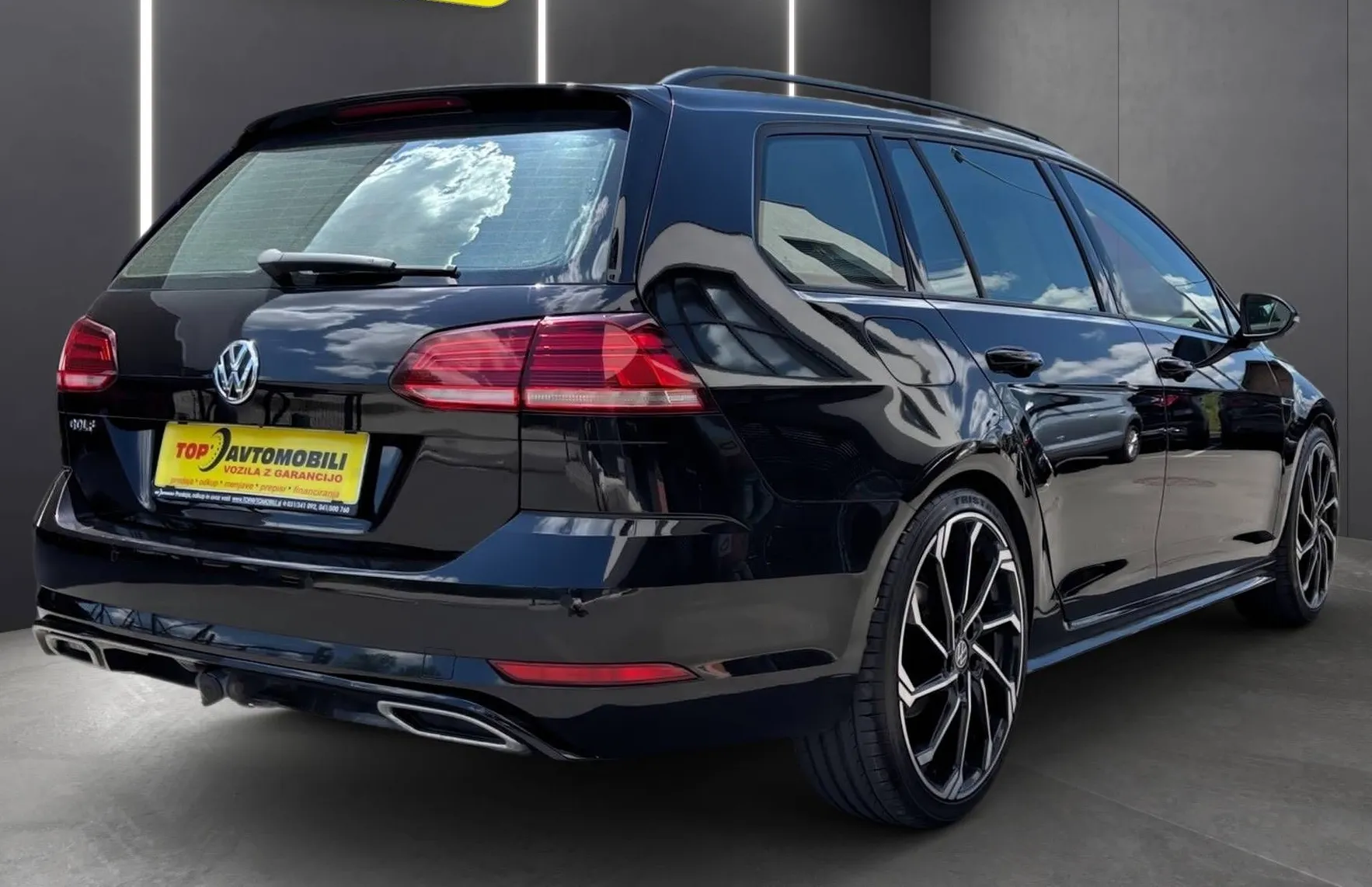 Zunanja slika - VW Golf - Variant 2.0 TDI R-LINE FULL LED ACC SLOVENSKO POREKLO PD.. - 7