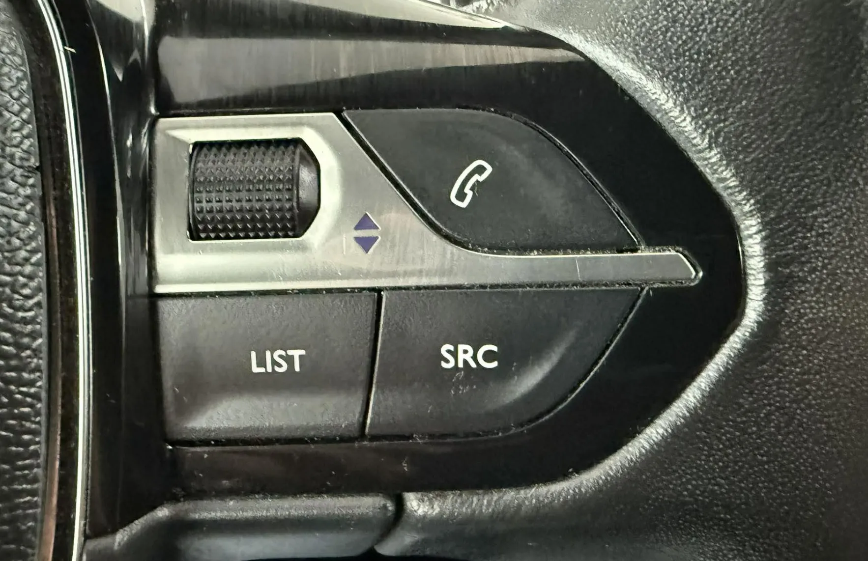 Zunanja slika - Peugeot 5008 - 1.2 PureTech 96 KW Avt.NAVI.KAMERA.2023 VELIKI SER - 19