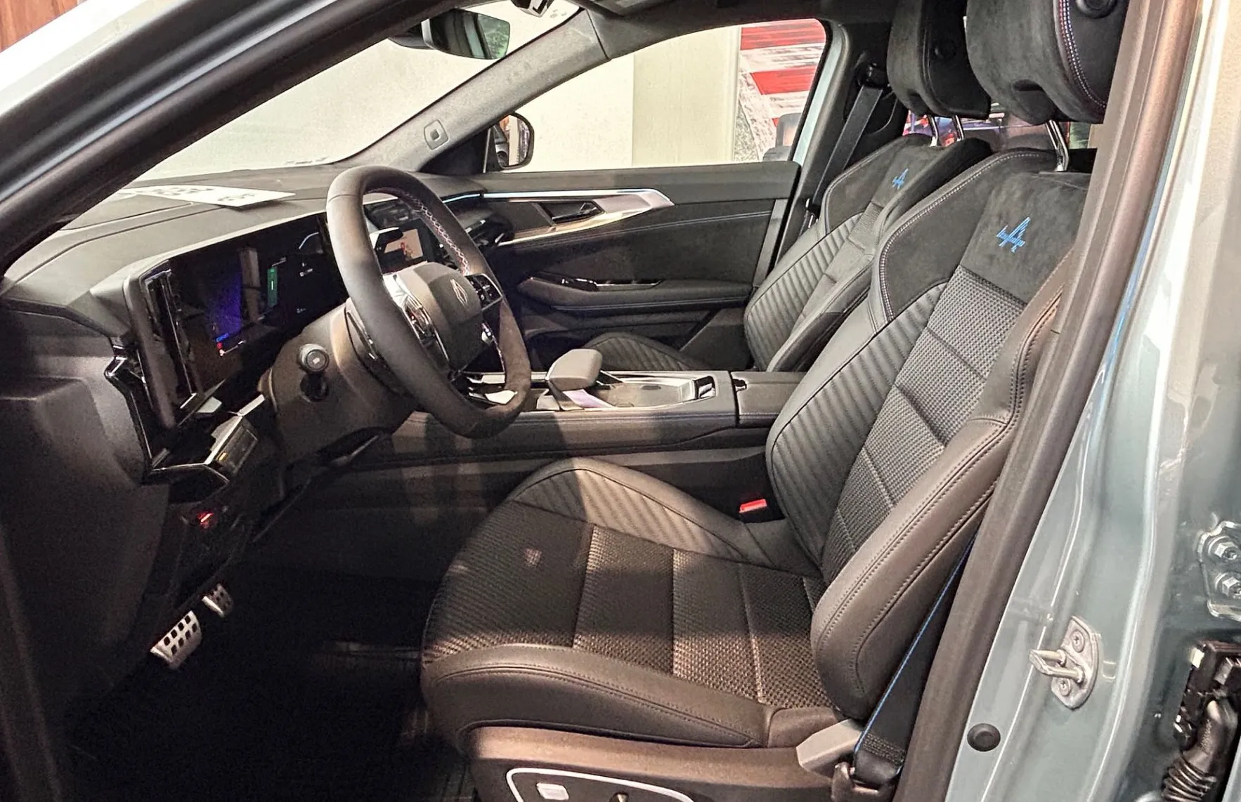 Zunanja slika - Renault Espace - Esprit Alpine E-Tech hybrid 200 - 5