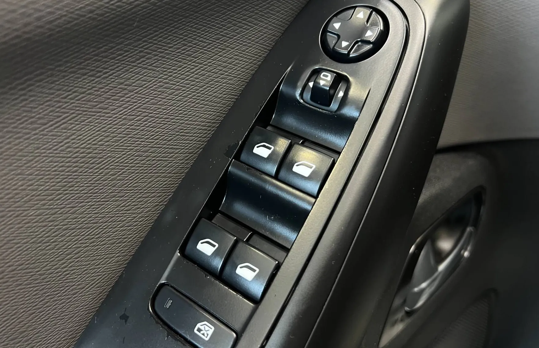 Zunanja slika - Citroën C4 - Picasso 1.6HDI-100KM-LED-PDC-TEMP-DIGI-KLIMA-HIT-KREDIT... - 20