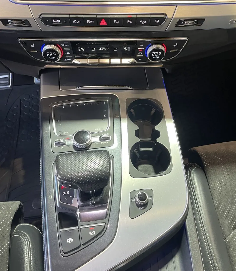 Zunanja slika - Audi Q7 - ZRAČNO-HUD-PANO-NAVI-MEMORY-ALCANTARA-VIRTUAL-22C - 13