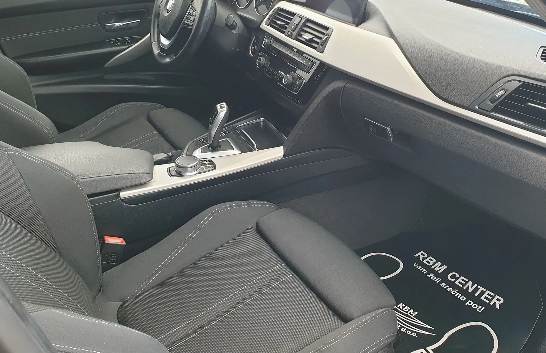 Zunanja slika - BMW Serija 3 - Touring: 318d Touring KEYLES|LED|VELIKA NAVI|PDC|GR.SEDE - 10