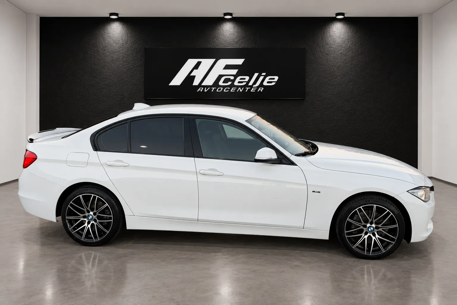 Zunanja slika - BMW serija 3: - 316d-SPORT-BI XENON-NAVI-LIZING ZA TUJCE- - 4