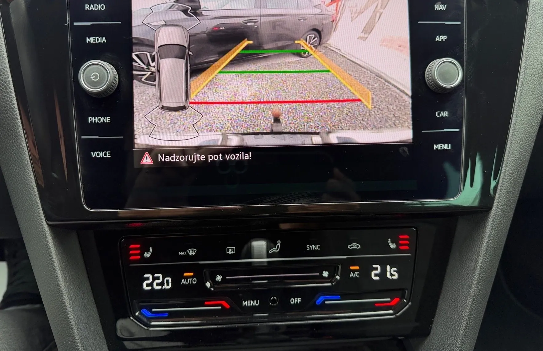 Zunanja slika - VW Passat - Variant 2.0 TDI BMT SCR Business DSG-Vlečna kljuka-Kamera - 18