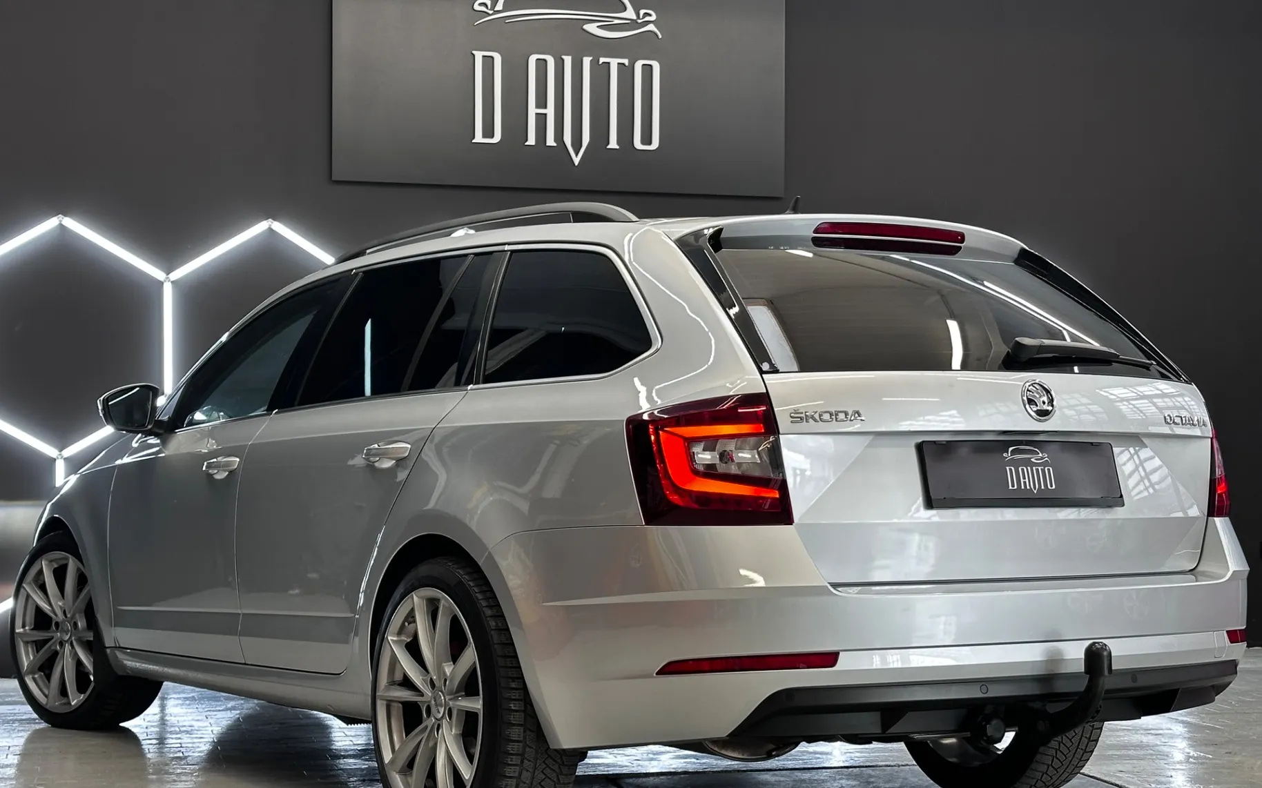 Zunanja slika - Škoda Octavia - 2.0 TDI DSG 110 kW-LED-NAVI-KLJUKA-AMBIENT-ACC... - 6