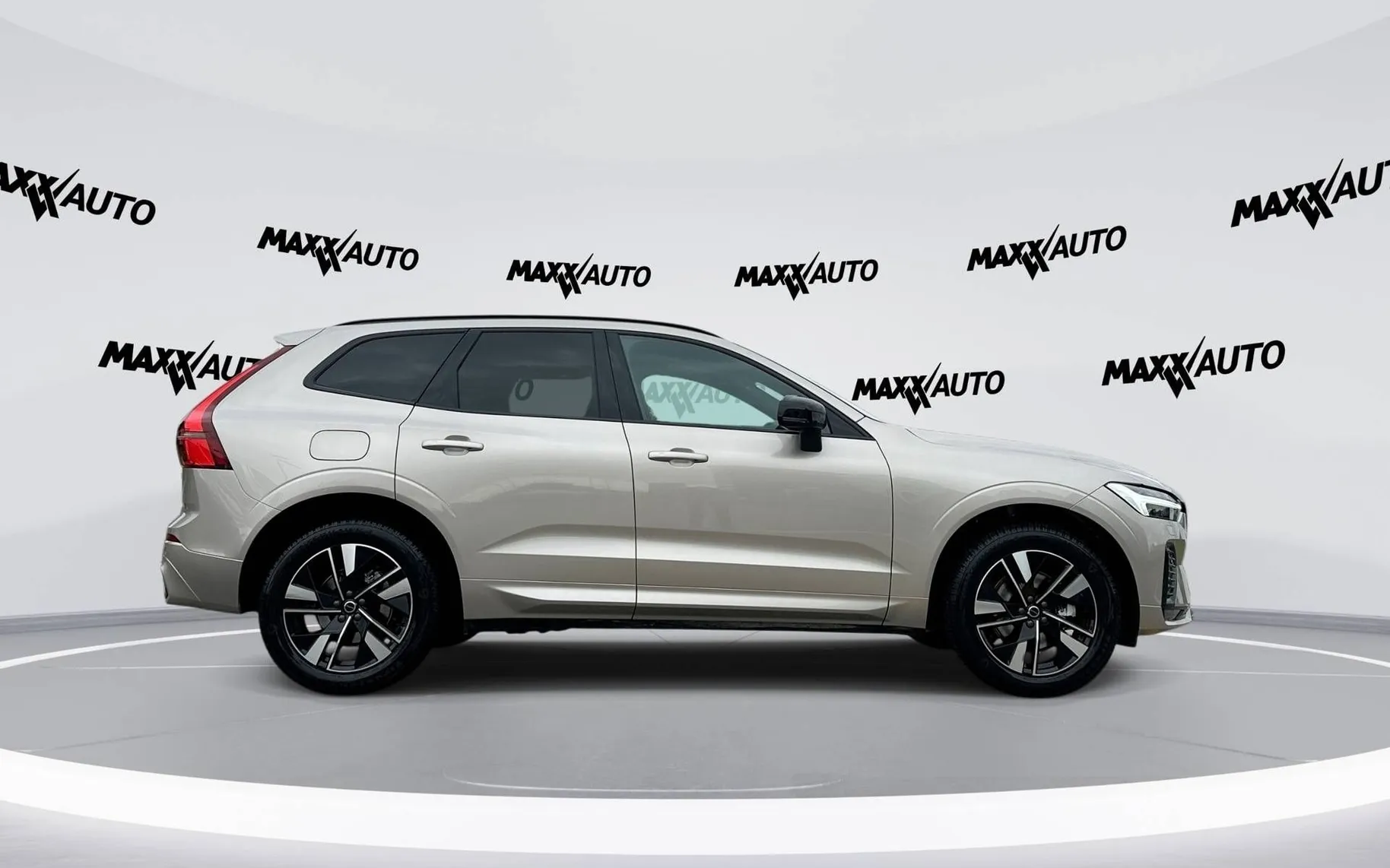 Zunanja slika - Volvo XC60 - B5 P AWD Plus Dark Avt. - 4