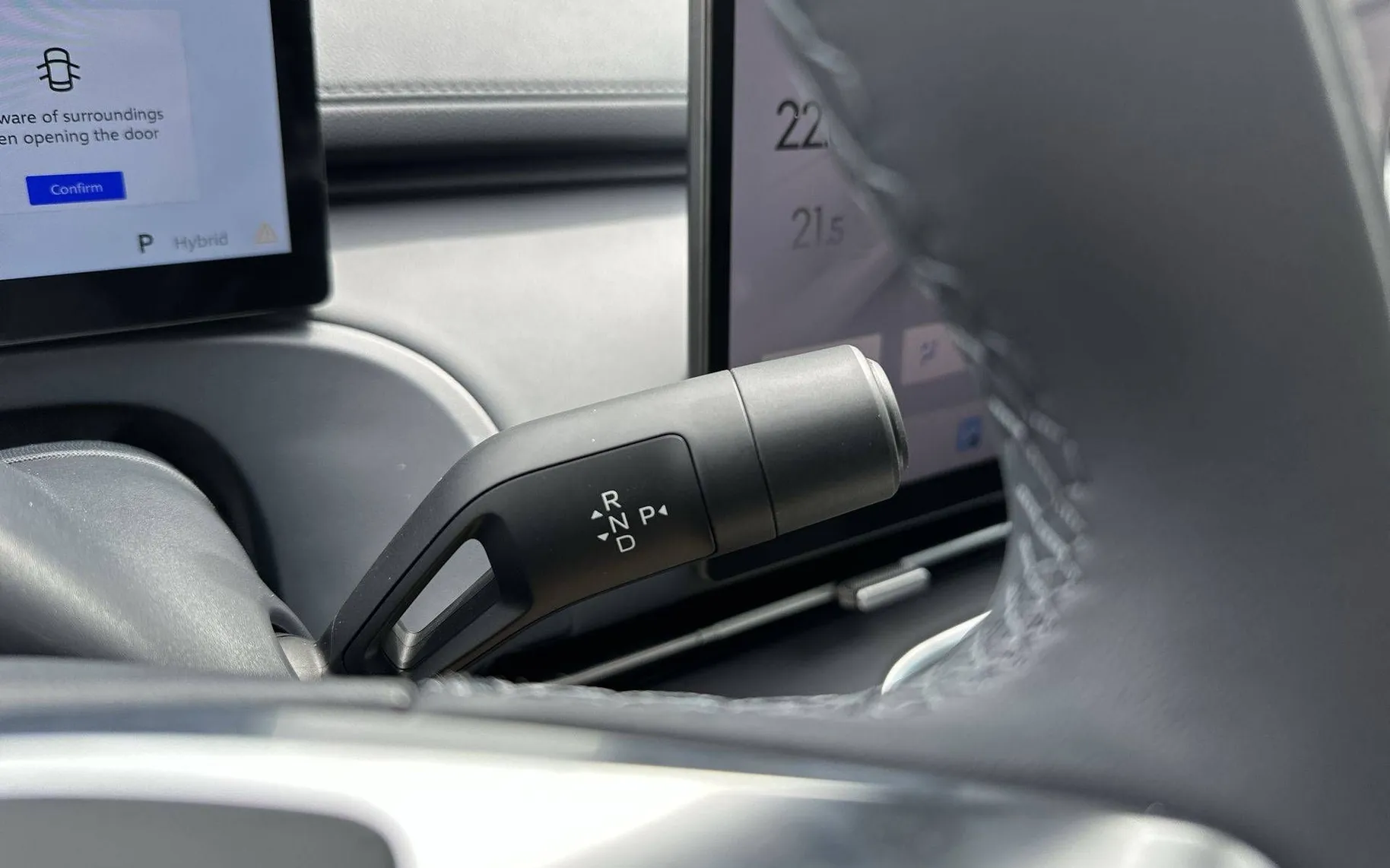 Notranja slika - Geely StarRay EM-i - Plug-In Hybrid 1.5 Max Avt - 19
