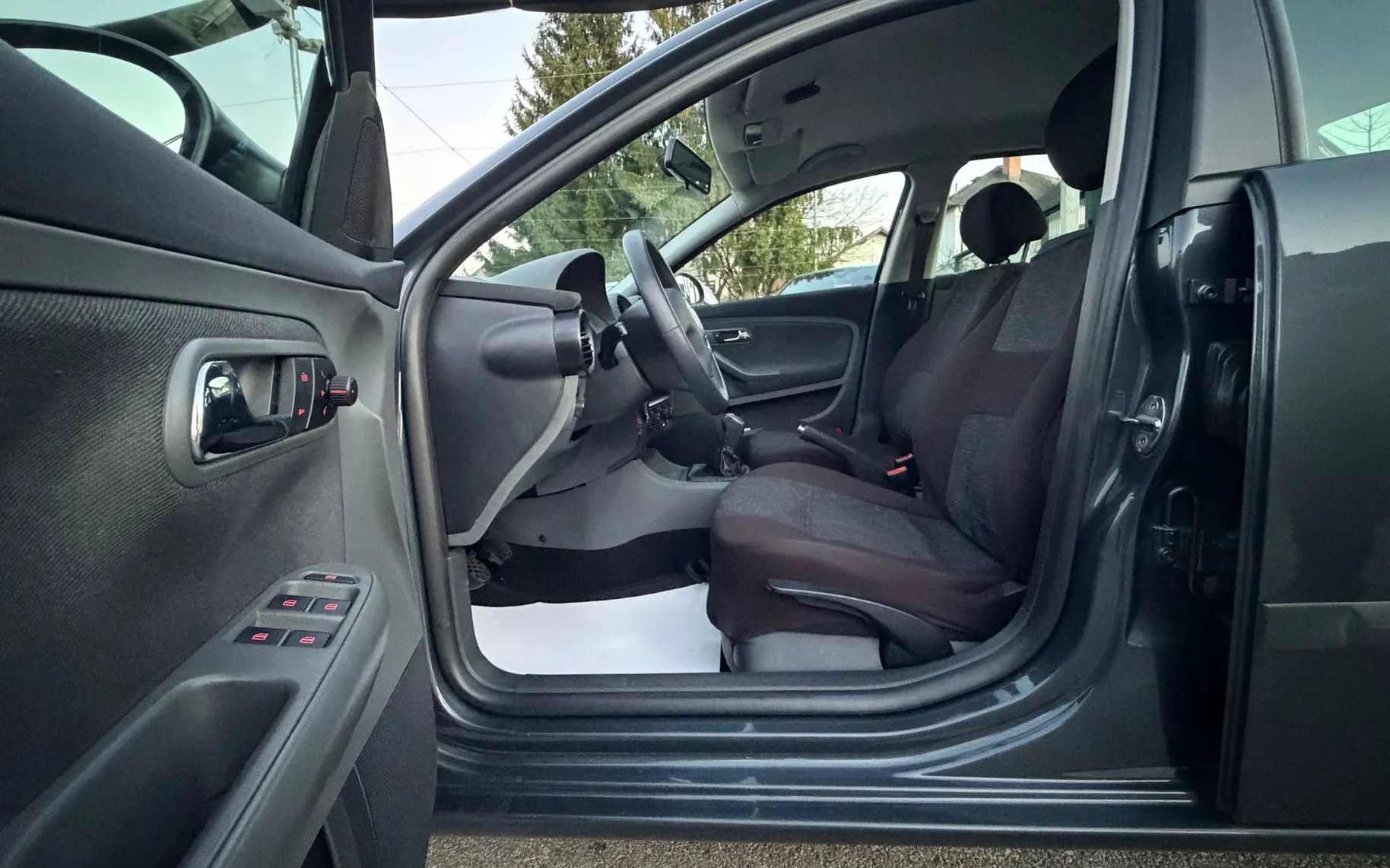 Zunanja slika - Seat Ibiza - 1.4 TDI STYLE 2.LASTNICA KLIMA ALU 16 - 14