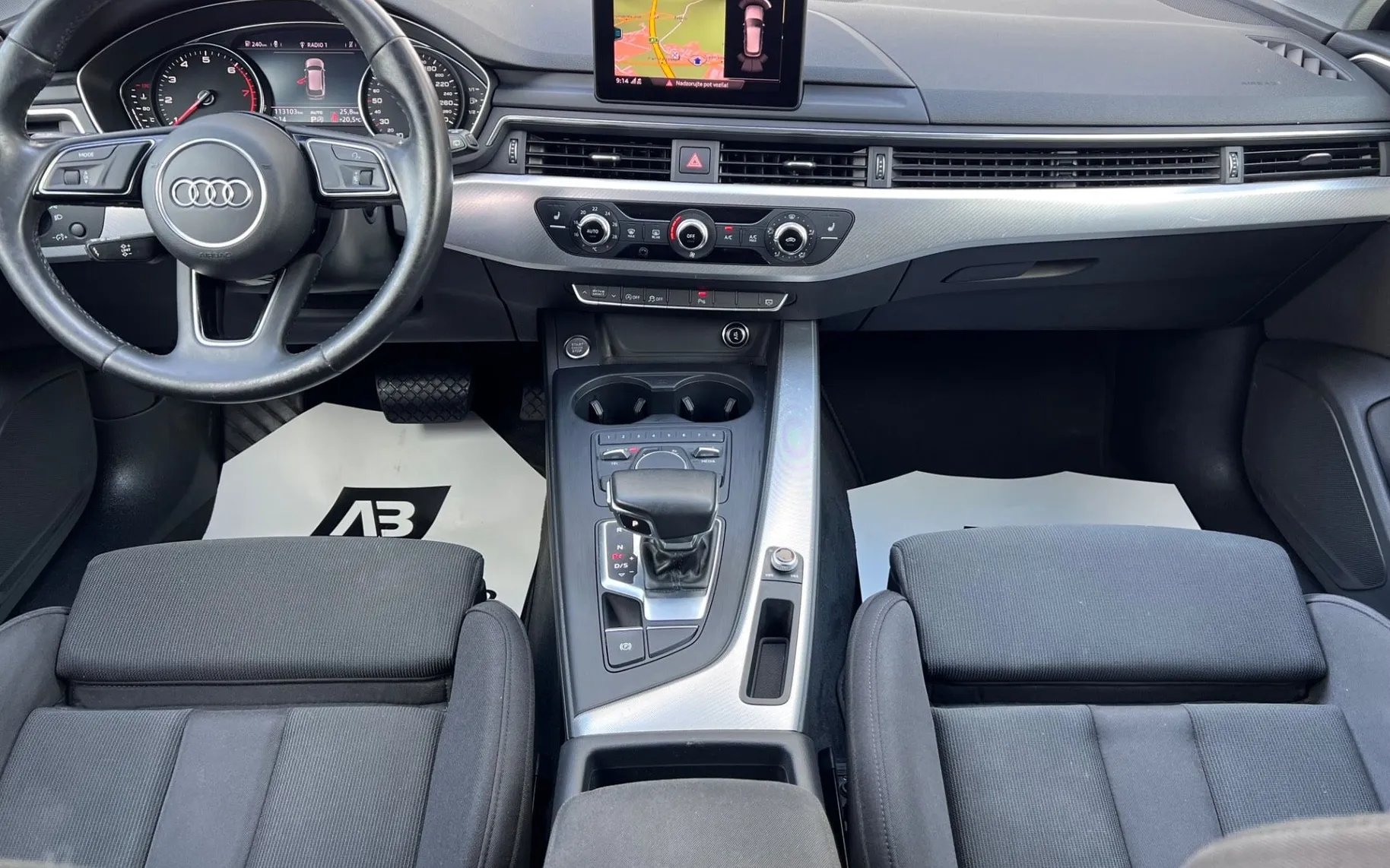 Notranja slika - Audi A4 Avant - 40 TFSI+S tronic+NAVI+KLJUKA+PDC - 12