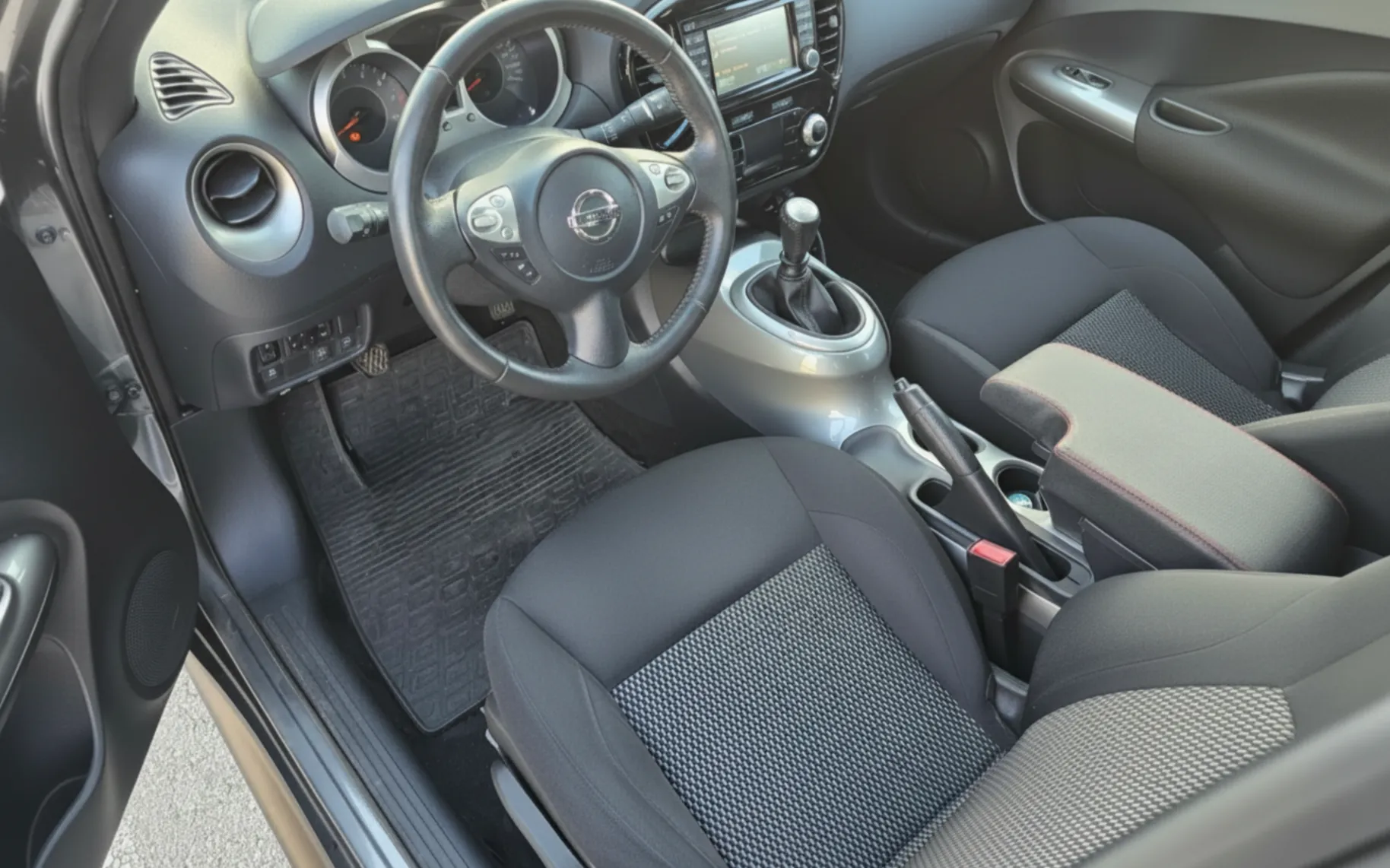 Notranja slika - Nissan Juke - 1.2 DIG-T - 7