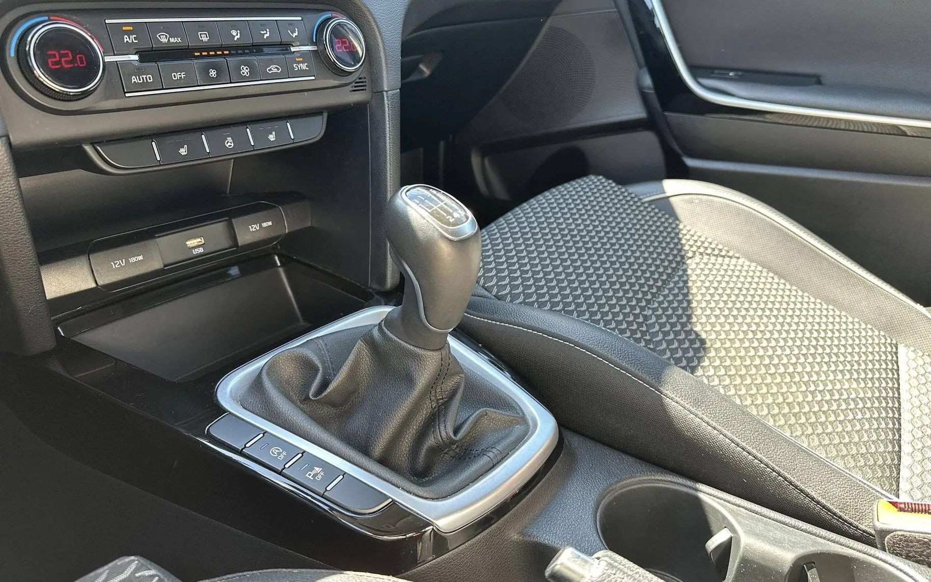 Notranja slika - KIA XCeed - 1.5 T-GDI EX WAY - 20