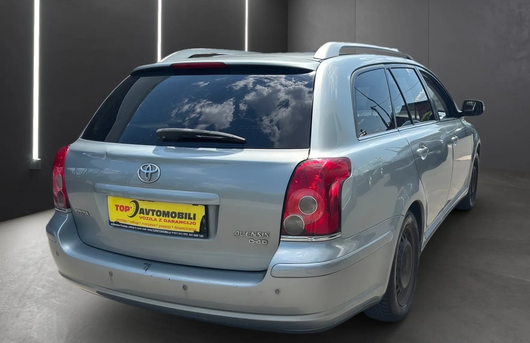 Zunanja slika - Toyota Avensis - Combi 2.2 D SLOVENSKO VOZILO XENON TEMPOMAT USNJE - 5